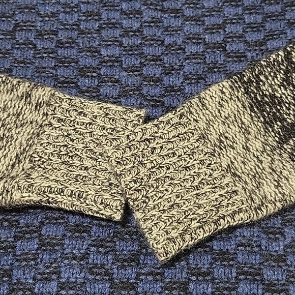 Lord & Taylor Cashmere Sweater - Picture 10 of 13